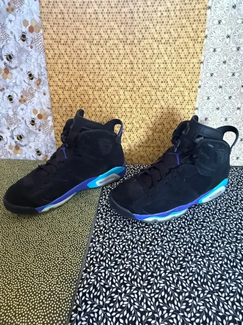 AIR -JORDAN 6 WITH BOX  SIZE 8